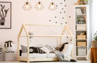 What Are Some Eco-Friendly Options for Seasonal Decorations?